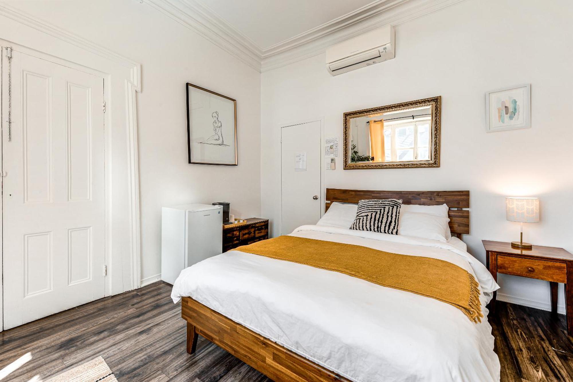 North House - Hotel Automatise Manoir Des Remparts 魁北克 外观 照片