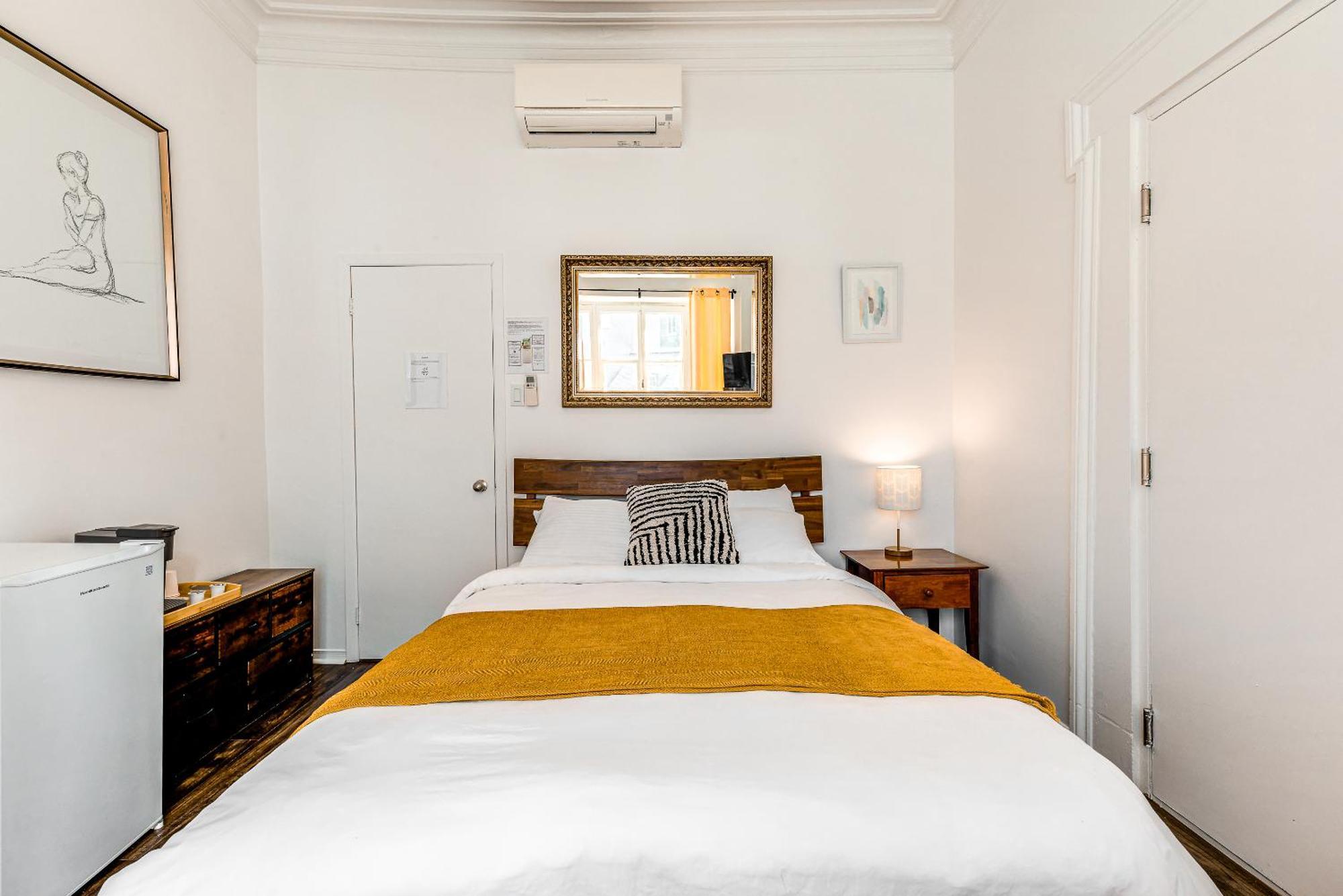 North House - Hotel Automatise Manoir Des Remparts 魁北克 外观 照片