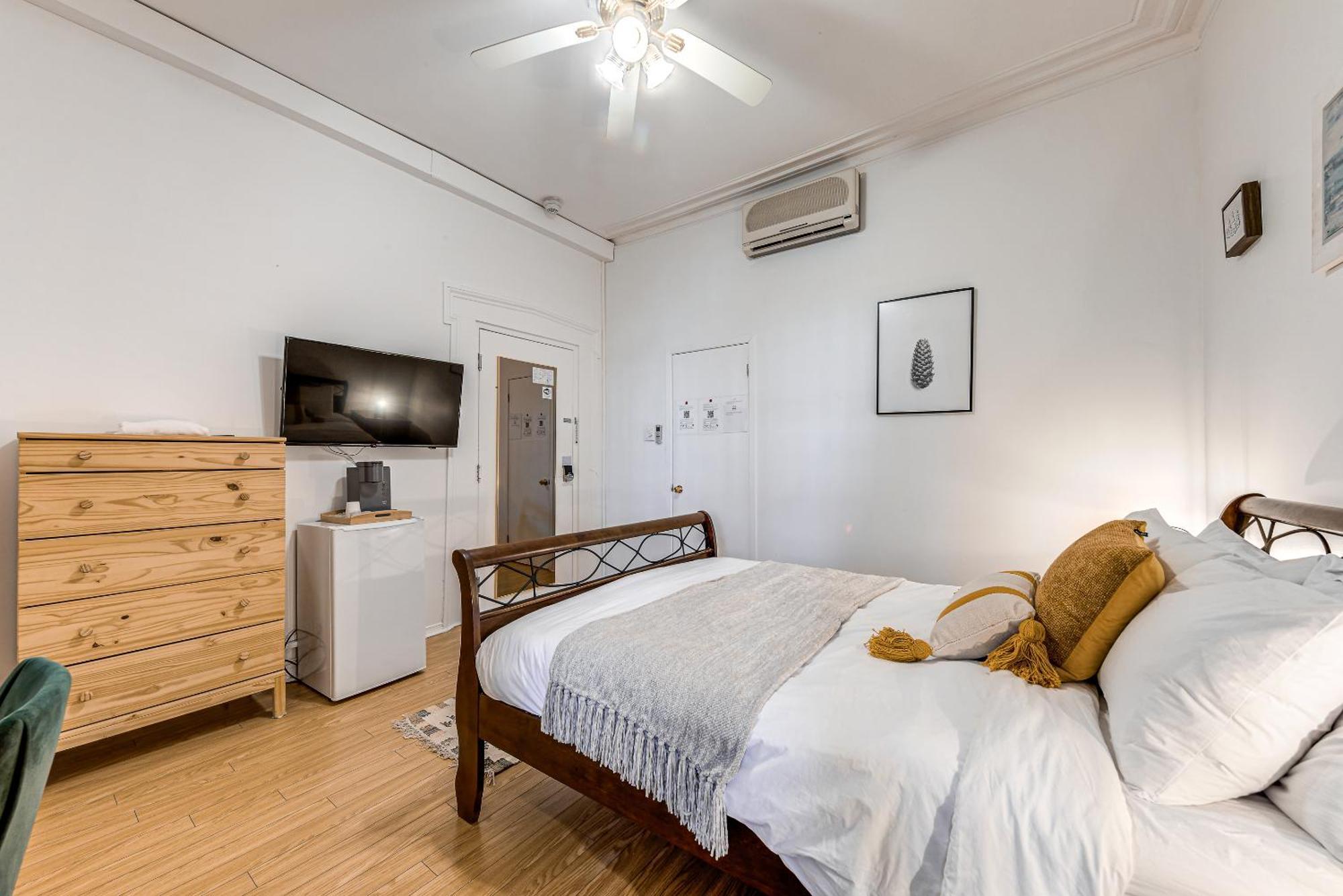 North House - Hotel Automatise Manoir Des Remparts 魁北克 外观 照片