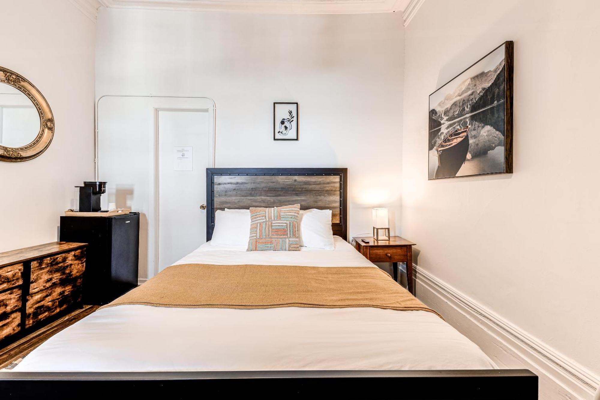 North House - Hotel Automatise Manoir Des Remparts 魁北克 外观 照片